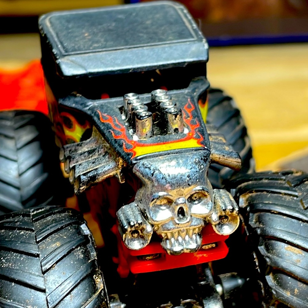 Bone Shaker - Picture 2 of 3